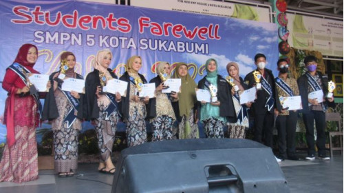 10 terbaik pengurus OSIS/MPK Kelas IX Tahun 2022